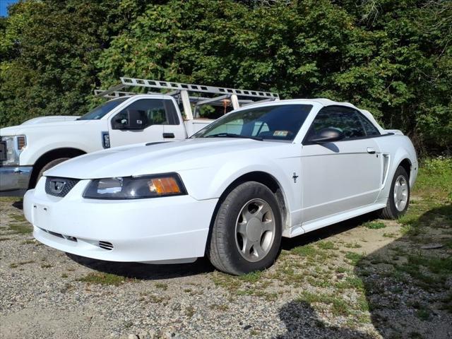 2000 Ford Mustang V6 2000 Ford Mustang V6
