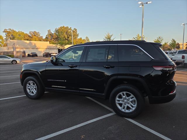 2025 Jeep Grand Cherokee GRAND CHEROKEE LAREDO 4X2