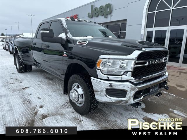 2023 RAM 3500 Tradesman Crew Cab 4x4 8 Box