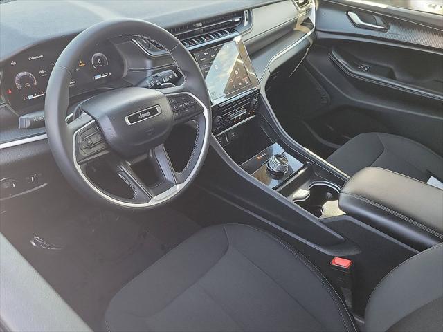 2024 Jeep Grand Cherokee L Laredo X 4x2 2024 Jeep Grand Cherokee L Laredo X 4x2