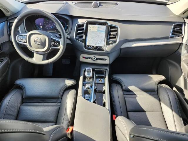 2025 Volvo XC90 Plug-In Hybrid T8 Ultra 6-Seater