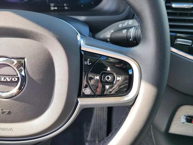 2025 Volvo XC90 Plug-In Hybrid T8 Ultra 6-Seater