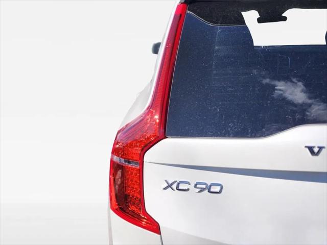 2025 Volvo XC90 Plug-In Hybrid T8 Ultra 6-Seater