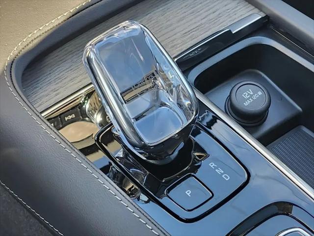 2025 Volvo XC90 Plug-In Hybrid T8 Ultra 6-Seater