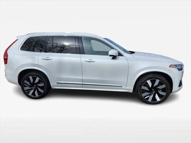 2025 Volvo XC90 Plug-In Hybrid T8 Ultra 6-Seater