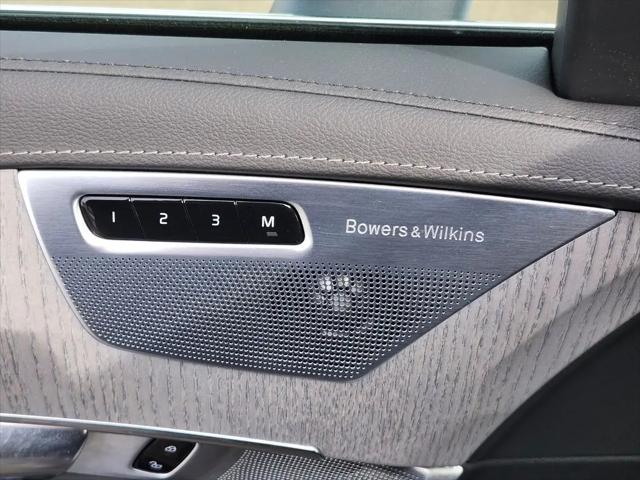 2025 Volvo XC90 Plug-In Hybrid T8 Ultra 6-Seater