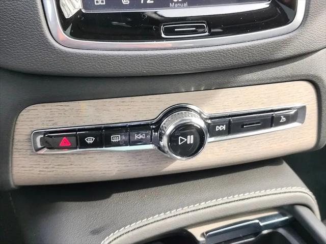 2025 Volvo XC90 Plug-In Hybrid T8 Ultra 6-Seater
