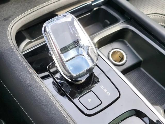 2025 Volvo XC90 Plug-In Hybrid T8 Ultra 6-Seater