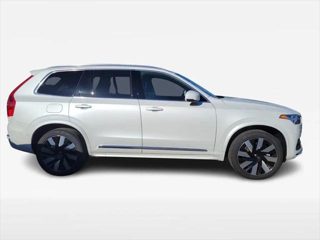 2025 Volvo XC90 Plug-In Hybrid T8 Ultra 6-Seater