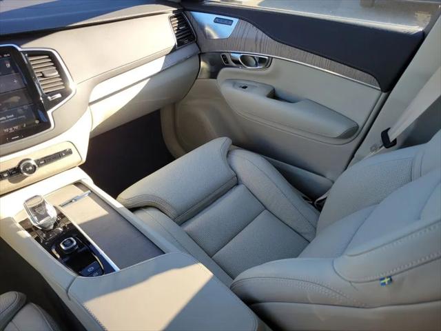 2025 Volvo XC90 Plug-In Hybrid T8 Ultra 6-Seater