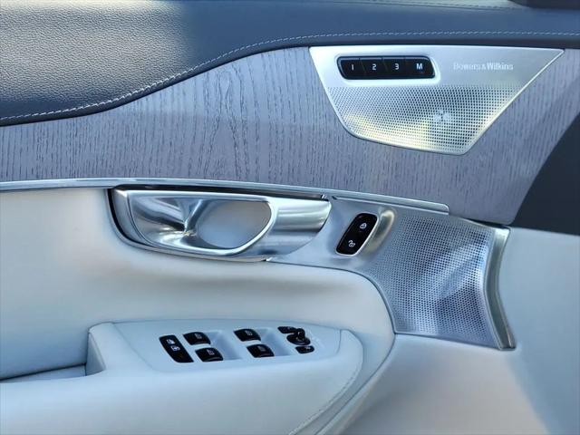 2025 Volvo XC90 Plug-In Hybrid T8 Ultra 6-Seater