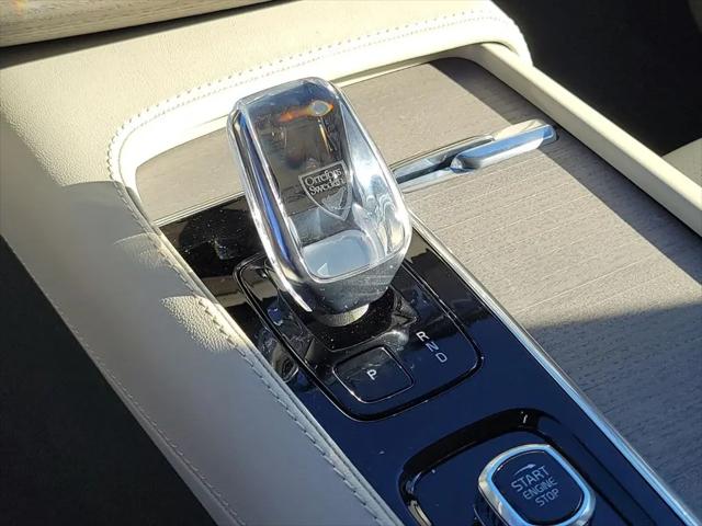 2025 Volvo XC90 Plug-In Hybrid T8 Ultra 6-Seater