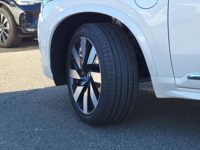 2025 Volvo XC90 Plug-In Hybrid T8 Ultra 6-Seater