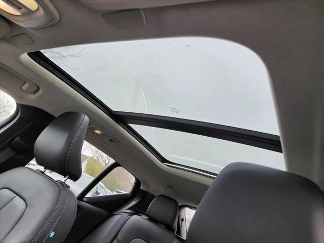 2025 Volvo XC40 B5 Ultra Bright Theme