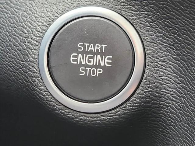 2025 Volvo XC40 B5 Ultra Bright Theme