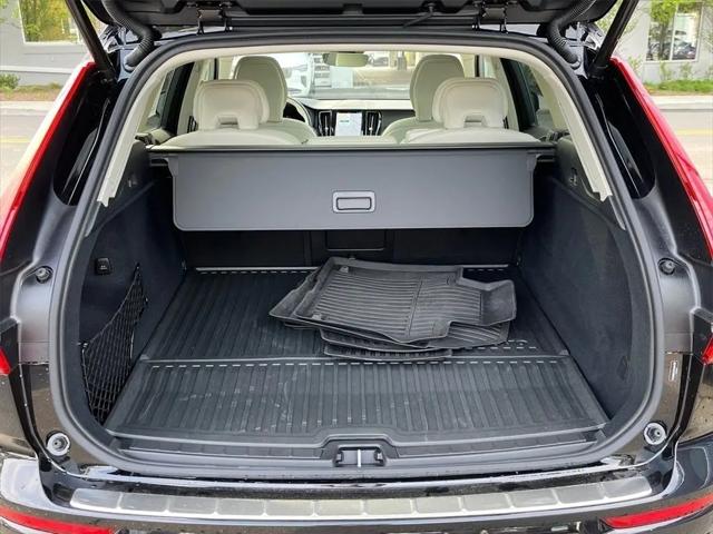 2025 Volvo XC60 Plug-In Hybrid Core, T8 AWD Electric/Gasoline, Dark