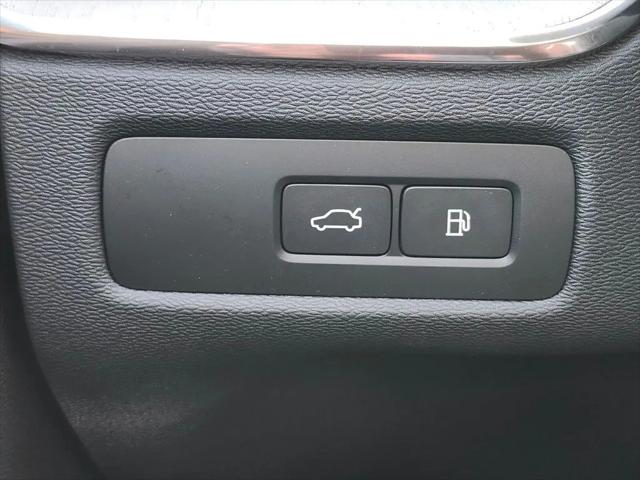 2025 Volvo XC60 Plug-In Hybrid Ultra, T8 AWD Electric/Gasoline, Dark