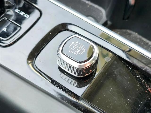 2025 Volvo XC60 Plug-In Hybrid Ultra, T8 AWD Electric/Gasoline, Dark