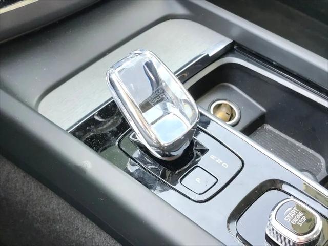 2025 Volvo XC60 Plug-In Hybrid Ultra, T8 AWD Electric/Gasoline, Dark