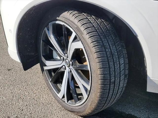 2025 Volvo XC60 Plug-In Hybrid Ultra, T8 AWD Electric/Gasoline, Dark