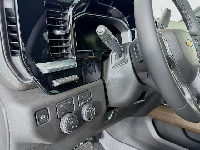 2026 Chevrolet Silverado 3500HD Crew Cab, Long Bed, High Country Dual Rear Wheel, RWD