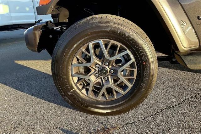 2026 Jeep Wrangler 4-Door Sahara 4x4