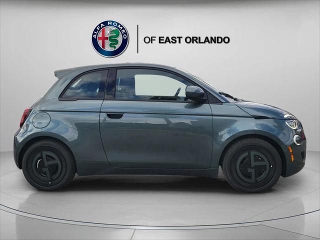 2025 Fiat 500e Giorgio Armani FWD