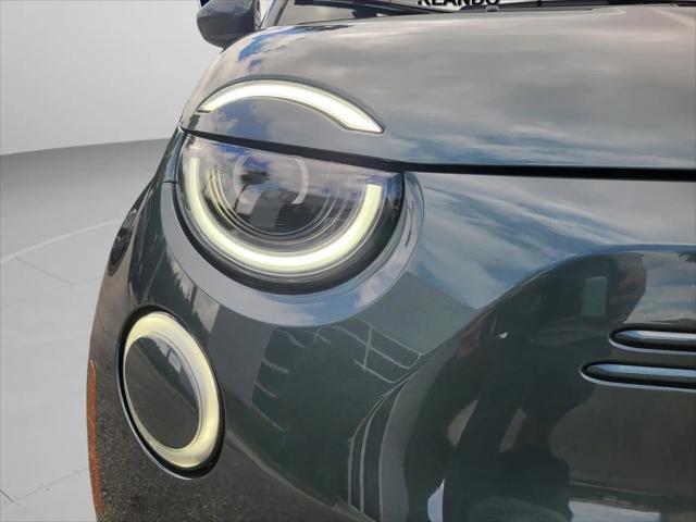 2025 Fiat 500e Giorgio Armani FWD
