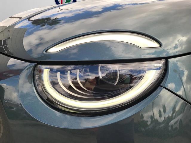 2025 Fiat 500e Giorgio Armani FWD