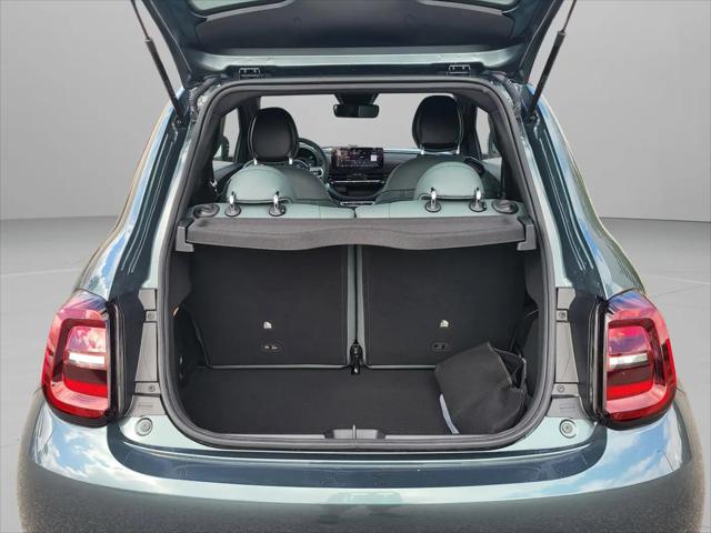 2025 Fiat 500e Giorgio Armani FWD