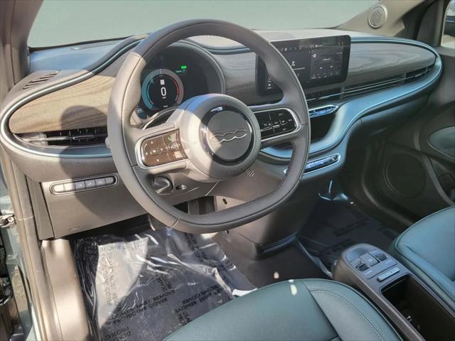 2025 Fiat 500e Giorgio Armani FWD