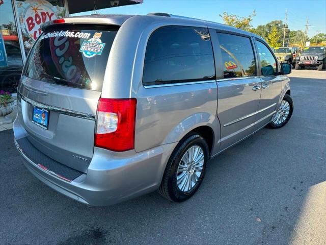 2015 Chrysler Town & Country Limited