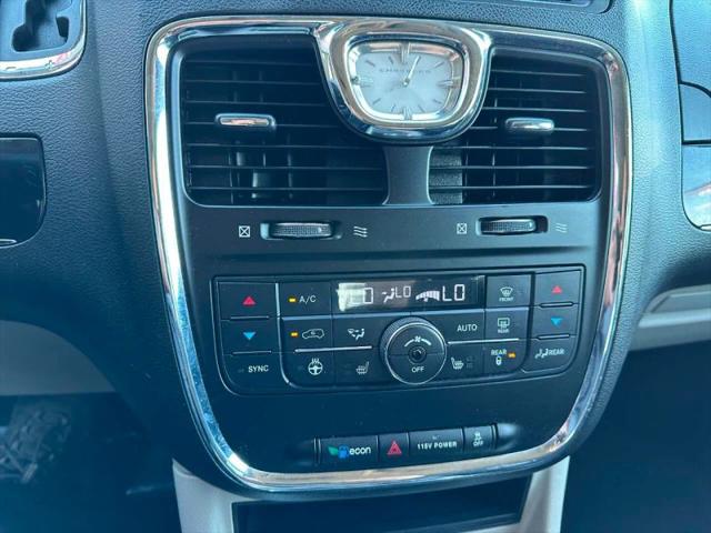 2015 Chrysler Town & Country Limited