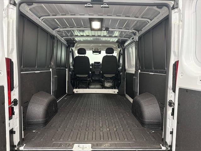 2024 Ram ProMaster Cargo Van SLT Low Roof 136" WB