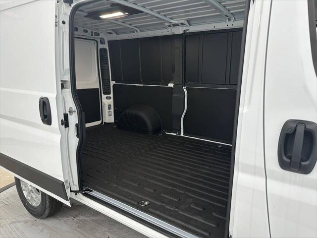 2024 Ram ProMaster Cargo Van SLT Low Roof 136" WB