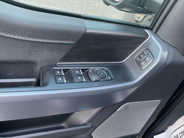 2025 Ford F-150 Lariat Pickup 4D 5 1/2 ft