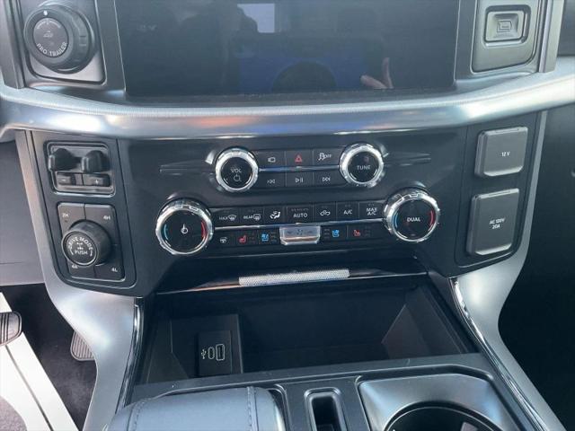 2025 Ford F-150 Lariat Pickup 4D 5 1/2 ft