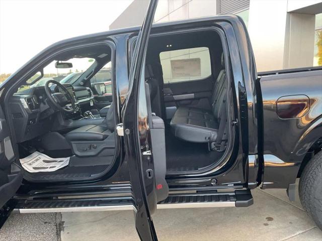 2025 Ford F-150 Lariat Pickup 4D 5 1/2 ft