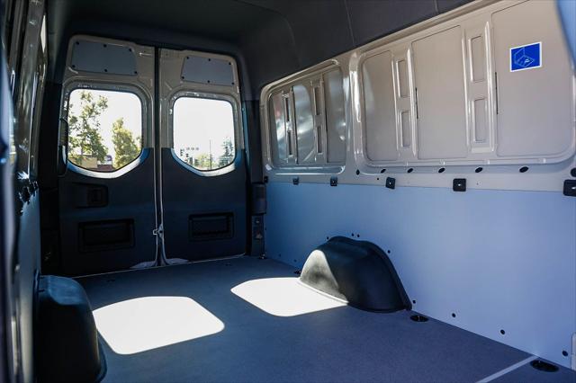 2026 Mercedes-Benz Sprinter Crew Van High Roof 4-Cyl Diesel HO