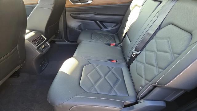 2026 Volkswagen Atlas SE with Technology