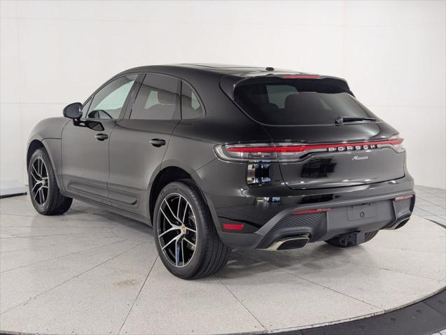 2025 Porsche Macan Unknown