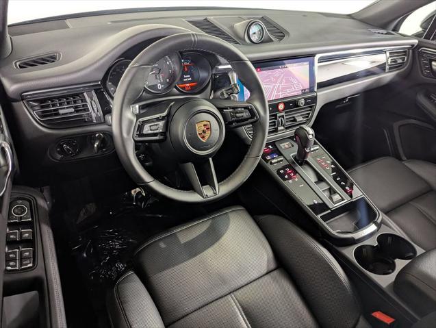 2025 Porsche Macan Unknown