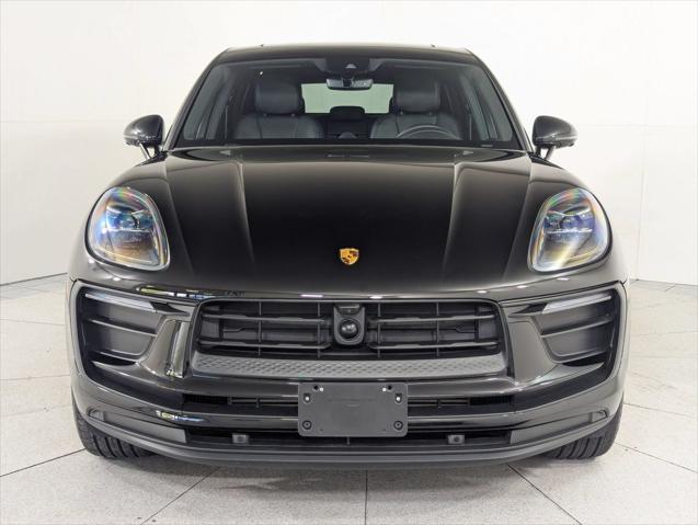 2025 Porsche Macan Unknown