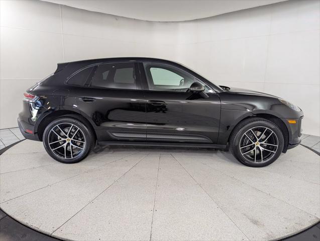 2025 Porsche Macan Unknown
