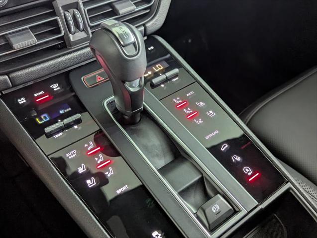 2025 Porsche Macan Unknown