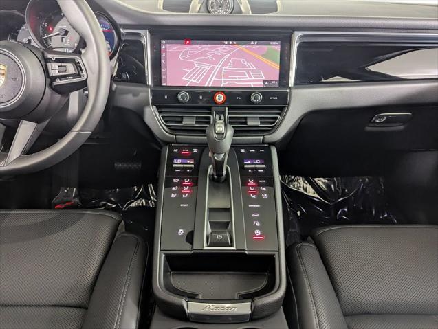 2025 Porsche Macan Unknown