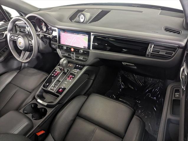 2025 Porsche Macan Unknown