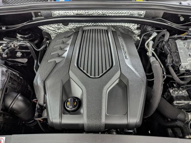 2025 Porsche Macan Unknown