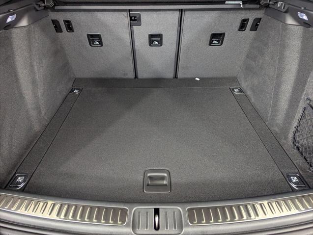 2025 Porsche Macan Unknown
