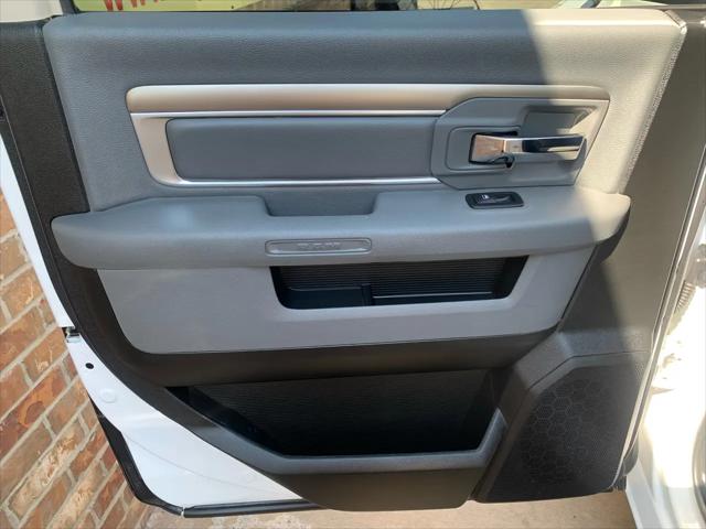 2019 Ram 1500 Classic SLT Crew Cab 4x4 5'7" Box